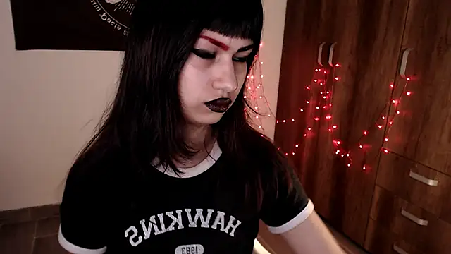 Snapshot of Little-Lucifer chatting on 5, 4, 2026 Little-Lucifer online show from 5, 4, 2026
