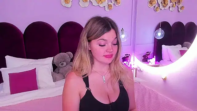 ZaraBloom online show from 6, 2, 2026