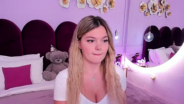 ZaraBloom online show from 5, 12, 2025