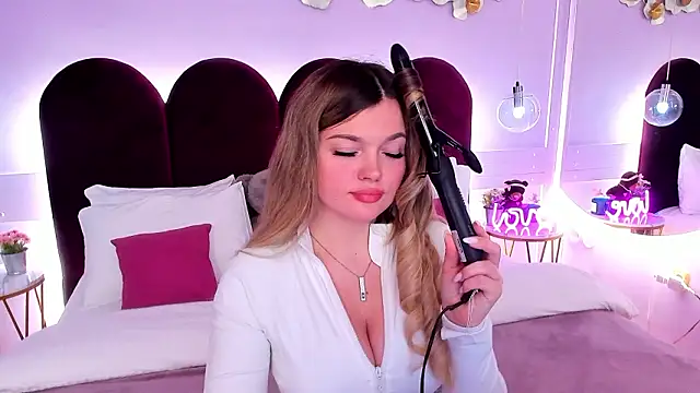 ZaraBloom online show from 9, 3, 2026