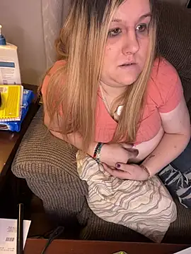 PuckBunny17 online show from 4, 1, 2025