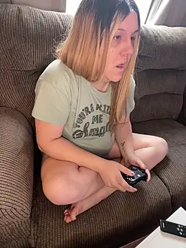 PuckBunny17 online show from 5, 1, 2025