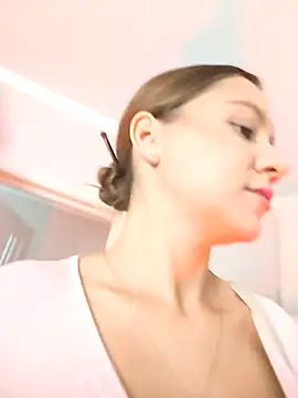 AliceBrayan online show from 6, 10, 2025
