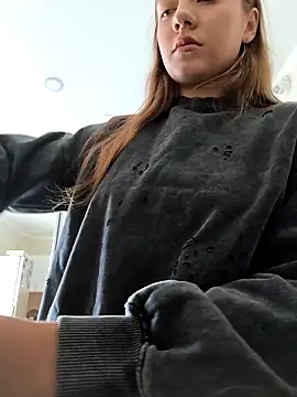 AliceBrayan online show from 11, 9, 2025