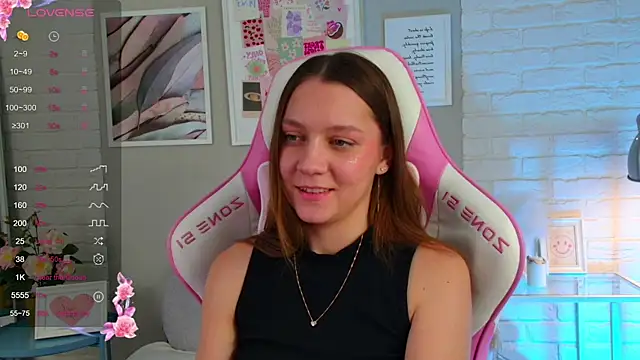 AliceBrayan online show from 4, 3, 2025