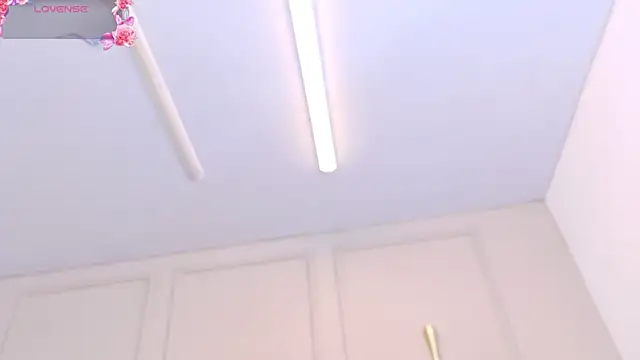 Snapshot of april_rousse chatting on 31, 10, 2025 april rousse online show from 31, 10, 2025