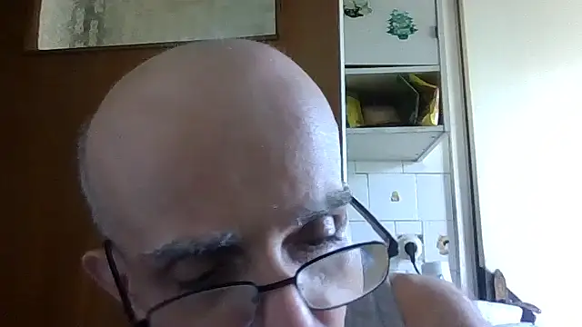 Snapshot of mariusica1@xh chatting on 13, 6, 2026 mariusica1xh online show from 13, 6, 2026