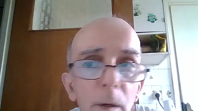 Snapshot of mariusica1@xh chatting on 18, 7, 2026 mariusica1xh online show from 18, 7, 2026