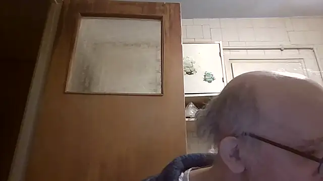 mariusica1xh online show from 15, 4, 2026