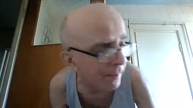 Snapshot of mariusica1@xh chatting on 17, 6, 2026 mariusica1xh online show from 17, 6, 2026
