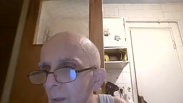 Snapshot of mariusica1@xh chatting on 17, 6, 2026 mariusica1xh online show from 17, 6, 2026