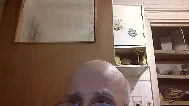 Snapshot of mariusica1@xh chatting on 7, 7, 2026 mariusica1xh online show from 7, 7, 2026