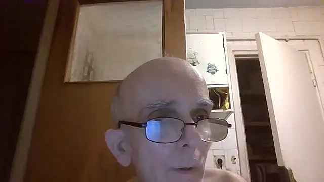 Snapshot of mariusica1@xh chatting on 4, 7, 2026 mariusica1xh online show from 4, 7, 2026