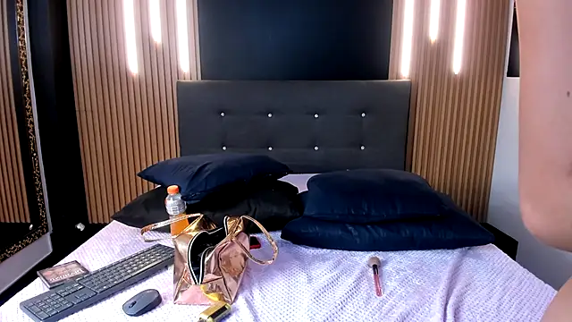 Venus medussa online show from 8, 11, 2025