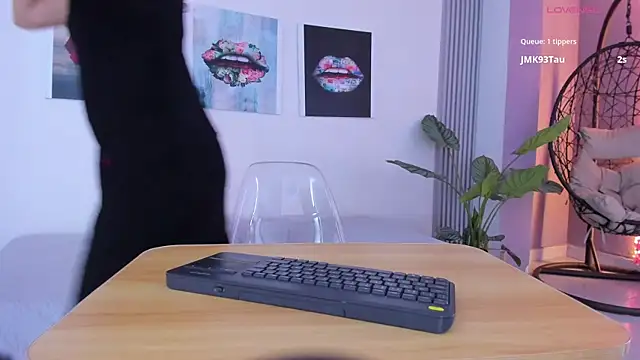 Snapshot of Angela_donnato chatting on 7, 11, 2025 Angela donnato online show from 7, 11, 2025