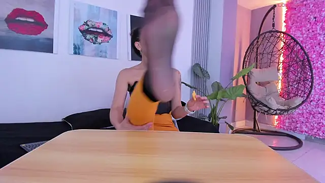 Snapshot of Angela_donnato chatting on 5, 11, 2025 Angela donnato online show from 5, 11, 2025