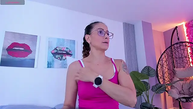 Snapshot of Angela_donnato chatting on 14, 10, 2025 Angela donnato online show from 14, 10, 2025