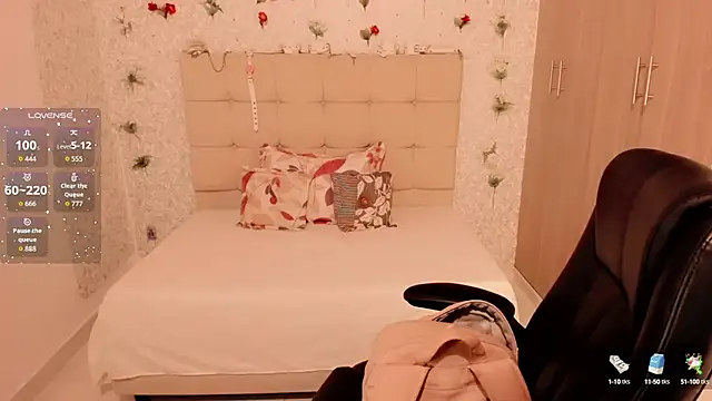 Snapshot of Lilith_Miller21 chatting on 13, 10, 2025 Lilith Miller21 online show from 13, 10, 2025