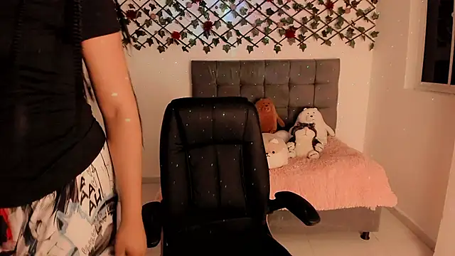 Snapshot of Lilith_Miller21 chatting on 17, 10, 2025 Lilith Miller21 online show from 17, 10, 2025