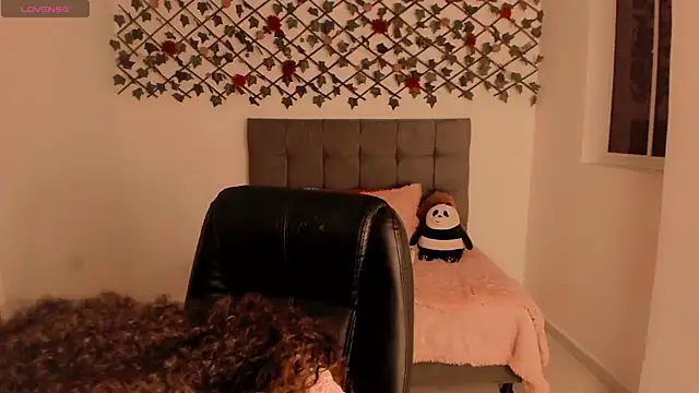 Snapshot of Lilith_Miller21 chatting on 7, 11, 2025 Lilith Miller21 online show from 7, 11, 2025