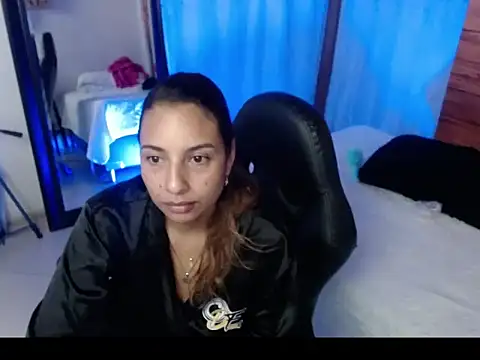 Snapshot of mykaelahoney chatting on 10, 4, 2026 mykaelahoney online show from 10, 4, 2026