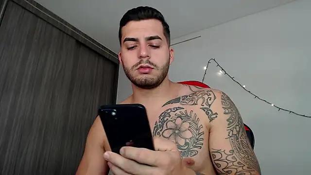 Snapshot of thomas_gun chatting on 30, 1, 2025 thomas gun online show from 30, 1, 2025