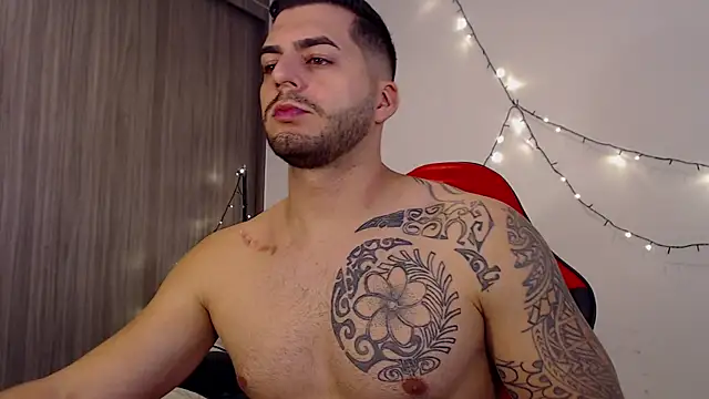 Snapshot of thomas_gun chatting on 20, 1, 2025 thomas gun online show from 20, 1, 2025