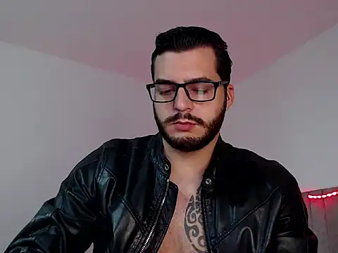 Snapshot of thomas_gun chatting on 10, 11, 2025 thomas gun online show from 10, 11, 2025