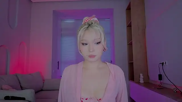 Snapshot of RileyMee chatting on 19, 9, 2025 RileyMee online show from 19, 9, 2025