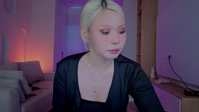 Snapshot of RileyMee chatting on 27, 9, 2025 RileyMee online show from 27, 9, 2025