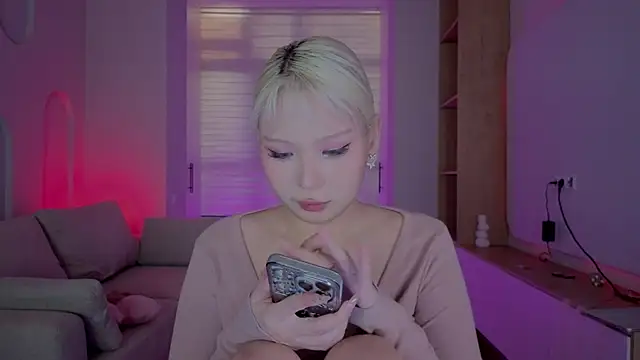 Snapshot of RileyMee chatting on 20, 9, 2025 RileyMee online show from 20, 9, 2025