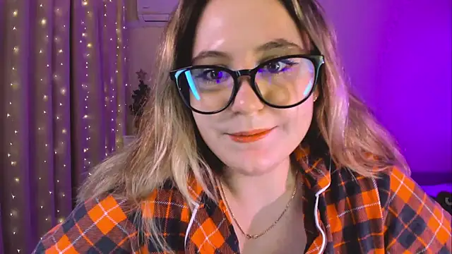 Snapshot of Diana_Flower chatting on 2, 2, 2025 Diana Flower online show from 2, 2, 2025