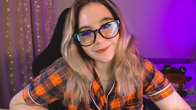 Snapshot of Diana_Flower chatting on 2, 2, 2025 Diana Flower online show from 2, 2, 2025