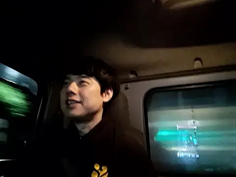 whitebriefboy online show from 28, 11, 2025