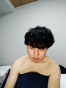 whitebriefboy online show from 28, 2, 2025