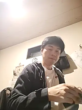 whitebriefboy online show from 7, 4, 2026