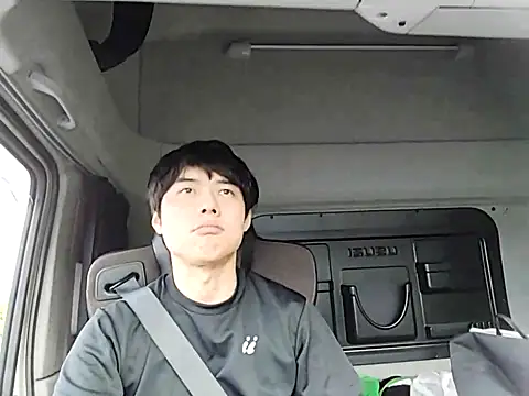 whitebriefboy online show from 18, 4, 2026