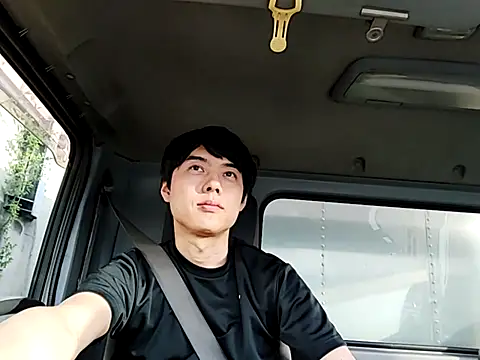 whitebriefboy online show from 17, 4, 2026