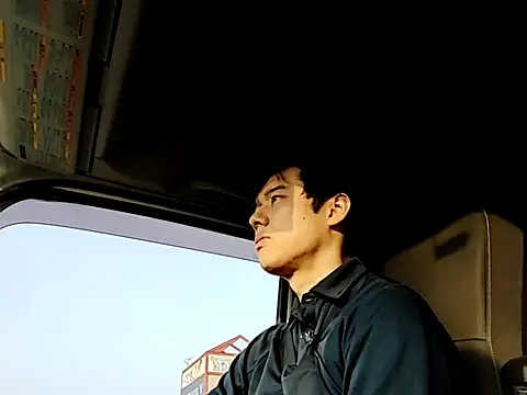 whitebriefboy online show from 28, 3, 2026