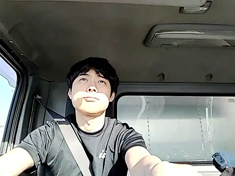 Snapshot of whitebriefboy chatting on 9, 5, 2026 whitebriefboy online show from 9, 5, 2026