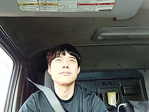 Snapshot of whitebriefboy chatting on 31, 5, 2026 whitebriefboy online show from 31, 5, 2026