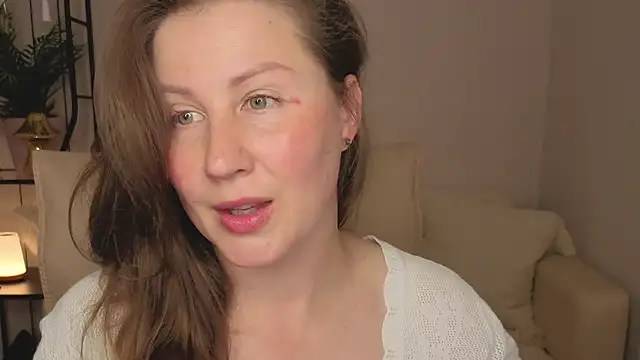 Snapshot of Helens_love chatting on 18, 7, 2026 Helens love online show from 18, 7, 2026