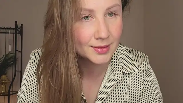 Snapshot of Helens_love chatting on 12, 6, 2026 Helens love online show from 12, 6, 2026