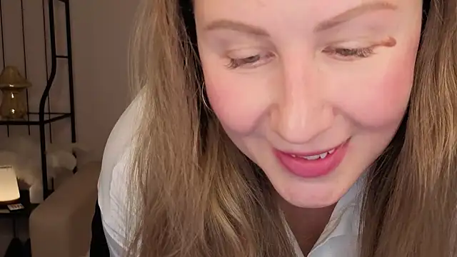 Snapshot of Helens_love chatting on 9, 10, 2025 Helens love online show from 9, 10, 2025