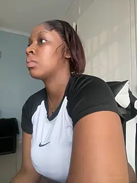 Candy Love 18 online show from 28, 11, 2025