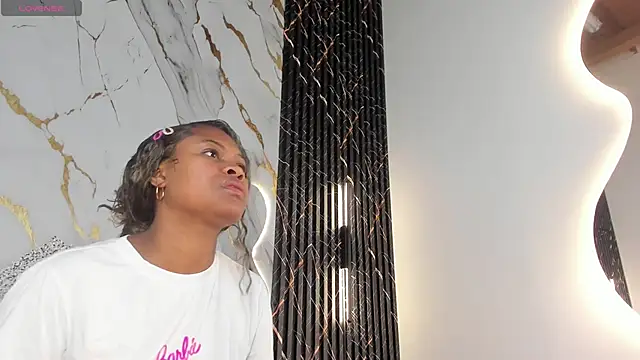 Snapshot of ebony_hot1 chatting on 22, 10, 2025 ebony hot1 online show from 22, 10, 2025