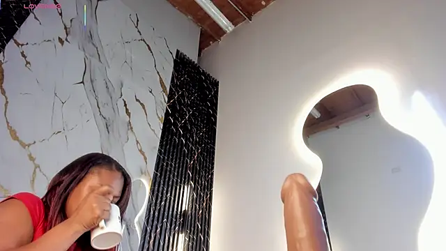 ebony hot1 online show from 15, 4, 2026