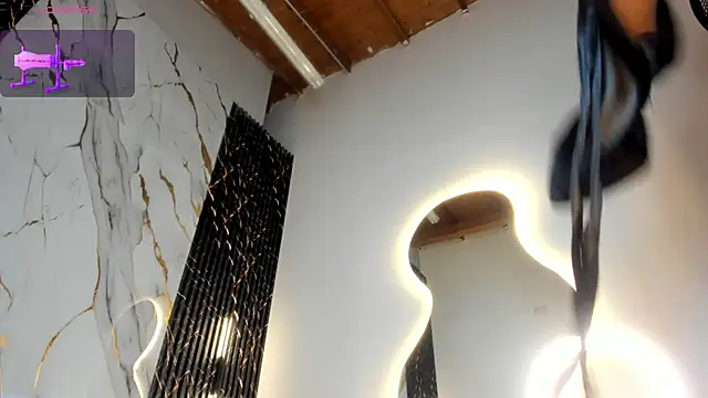 Snapshot of ebony_hot1 chatting on 29, 10, 2025 ebony hot1 online show from 29, 10, 2025