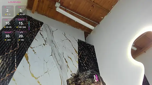 Snapshot of ebony_hot1 chatting on 23, 10, 2025 ebony hot1 online show from 23, 10, 2025