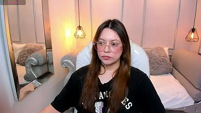 Lanna18 online show from 6, 10, 2025